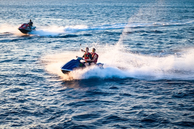 jet skiing water sports